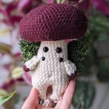 Sakura the stropharia mushroom amigurumi pattern by Cosmos.crochet.qc