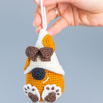 Doggie keychain amigurumi pattern by Mufficorn