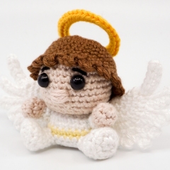 Mini Angel amigurumi by Supergurumi