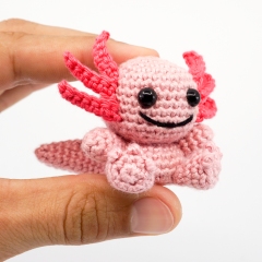 Mini Axolotl amigurumi pattern by Supergurumi