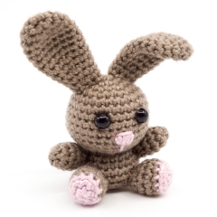 Mini Bunny amigurumi by Supergurumi