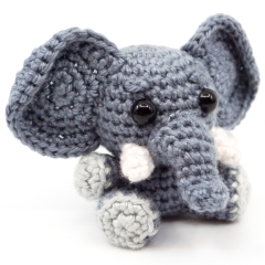 Mini Elephant amigurumi by Supergurumi