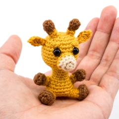 Mini Giraffe amigurumi pattern by Supergurumi