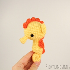 Snorkel the Seahorse amigurumi by Storyland Amis