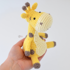 Kurt the Giraffe amigurumi pattern by Elisas Crochet