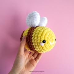 Daisy and Bee amigurumi pattern by Lemon Yarn Creations