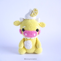 Mooringue the Cow amigurumi by Lemon Yarn Creations