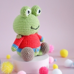 Louis the Frog Prince amigurumi pattern by Cara Engwerda