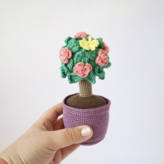 Garden Plants, Flowers and Bugs amigurumi pattern by Smiley Crochet Things