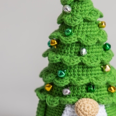 Christmas tree gnome amigurumi by Mufficorn