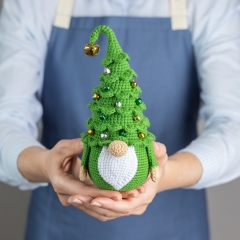 Christmas tree gnome amigurumi pattern by Mufficorn