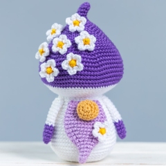 Mushroom gnome amigurumi pattern by Mufficorn