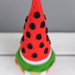 Watermelon gnome amigurumi by Mufficorn