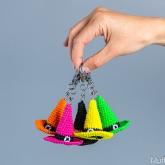 Witch hats keychains amigurumi pattern by Mufficorn