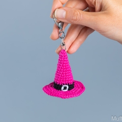 Witch hats keychains amigurumi pattern by Mufficorn