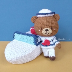 Bobo the Navigator amigurumi pattern by Audrey Lilian Crochet