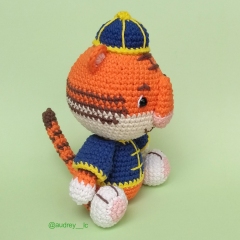 Li the Wise Tiger amigurumi by Audrey Lilian Crochet