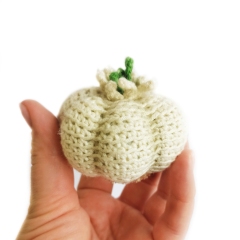 Eggplant - Play food vegetable amigurumi pattern by Mommys Bunny Crafts