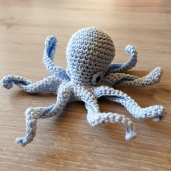 Octopi the Octopus amigurumi pattern by Critter Stitch