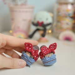 Mini Rosie the Riveter  amigurumi pattern by O Recuncho de Jei