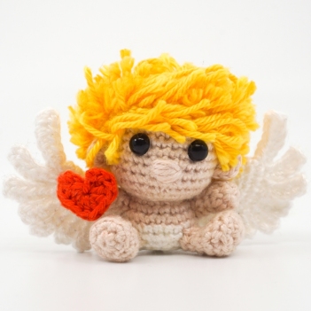 Mini Amor amigurumi pattern by Supergurumi