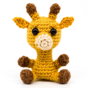 Mini Giraffe amigurumi pattern by Supergurumi