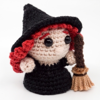 Mini Good Witches amigurumi pattern by Supergurumi