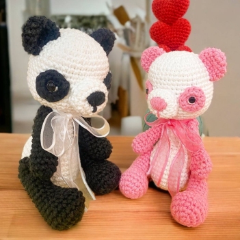 teddy Valentine amigurumi pattern by Conmismanoss