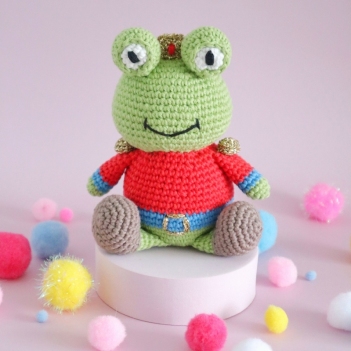 Louis the Frog Prince amigurumi pattern by Cara Engwerda