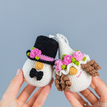 Bride and Groom gnomes amigurumi pattern by Mufficorn