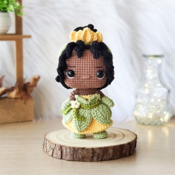 Princess tiana amigurumi pattern by Crocheniacs