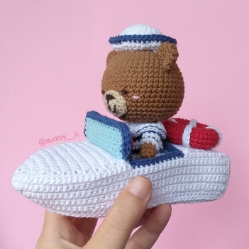 Bobo the Navigator amigurumi pattern by Audrey Lilian Crochet