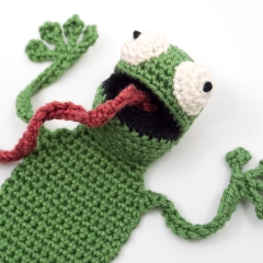 Frog Bookmark amigurumi pattern by Supergurumi