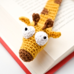 Giraffe Bookmark amigurumi pattern by Supergurumi