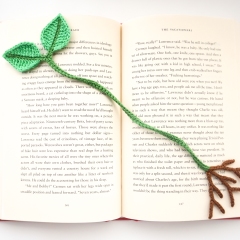 Leaf Bookmark amigurumi pattern by Supergurumi