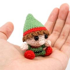 Mini Christmas Elf amigurumi pattern by Supergurumi