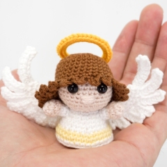 Mini Female Angel amigurumi pattern by Supergurumi