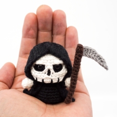Mini Grim Reaper amigurumi pattern by Supergurumi
