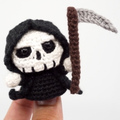 Mini Grim Reaper amigurumi pattern by Supergurumi