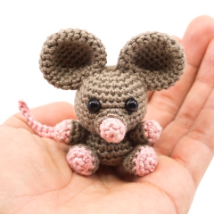 Mini Mouse amigurumi pattern by Supergurumi