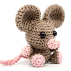 Mini Mouse amigurumi by Supergurumi
