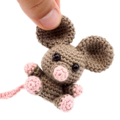 Mini Mouse amigurumi pattern by Supergurumi