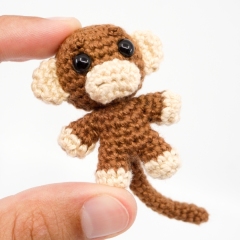 Mini Noso Monkey amigurumi by Supergurumi