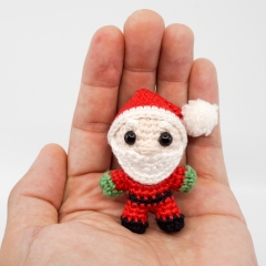 Mini Noso Santa Claus amigurumi pattern by Supergurumi