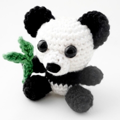 Mini Panda amigurumi by Supergurumi