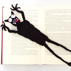 Monster Bookmark amigurumi pattern by Supergurumi