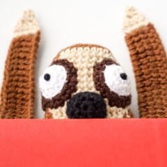 Sloth Bookmark amigurumi pattern by Supergurumi