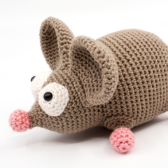 The Chubby Mouse amigurumi pattern by Supergurumi