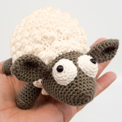 The Chubby Sheep amigurumi by Supergurumi