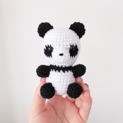 Baby Panda amigurumi by Bunnies and Yarn